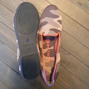 Rothy’s Taupe/brown Camo loafer